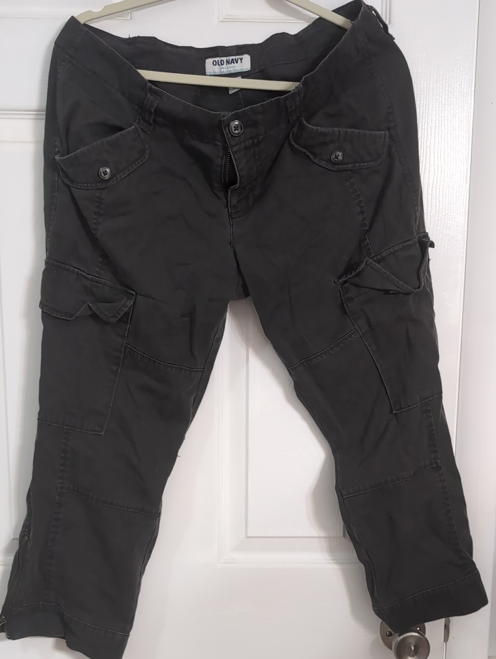 Old Navy Black Women's Cropped Cargo Pants
